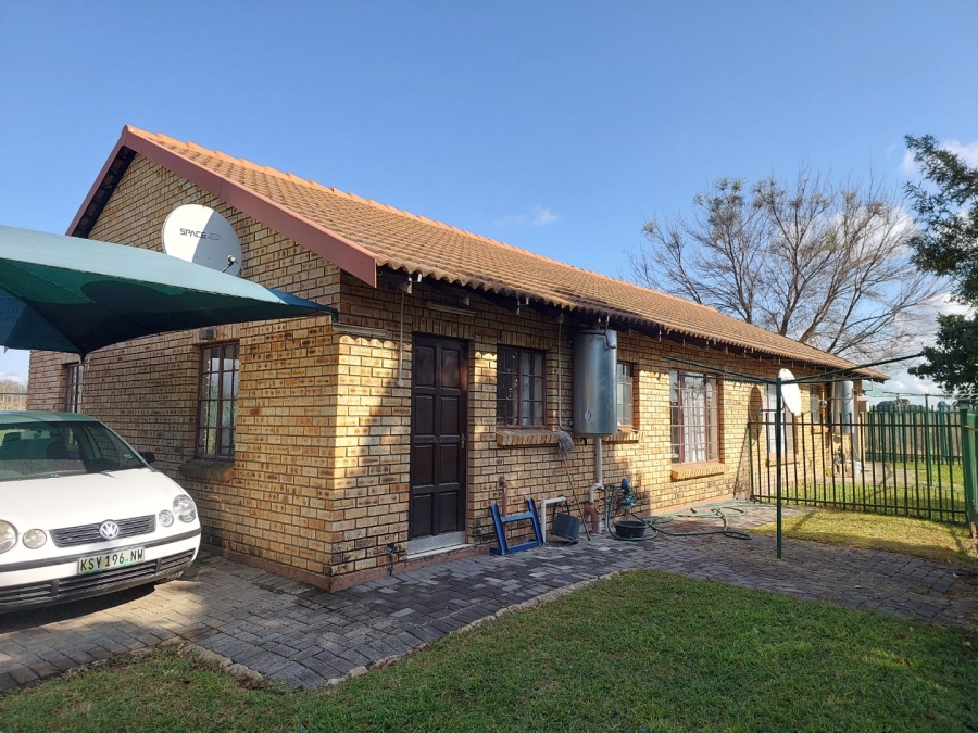 14 Bedroom Property for Sale in Krokodildrift A H North West
